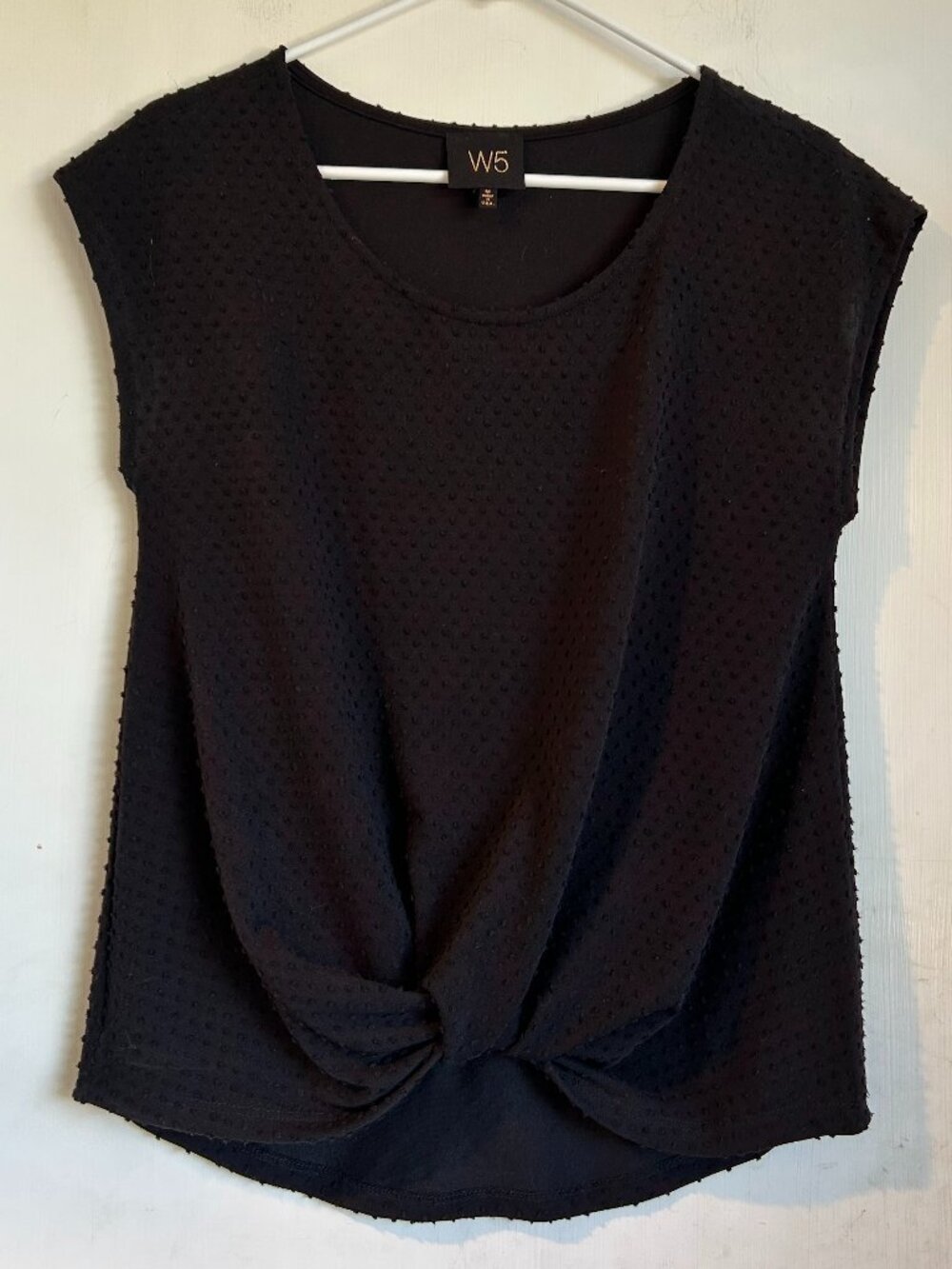 W5 - Textured Black Knot Front Top